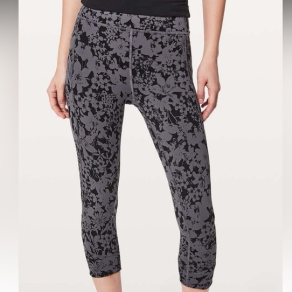 Lululemon In Movement Crop 19" Leggings in Efflorescent Nebula Black